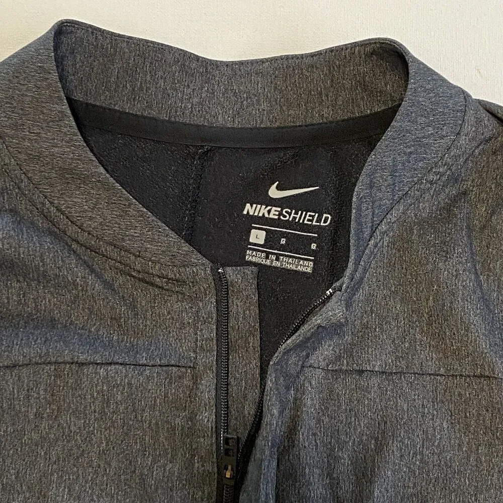 Nike Men's Long Sleeve L Fircrest Golf Club Black Shield Light Running Jacket‎